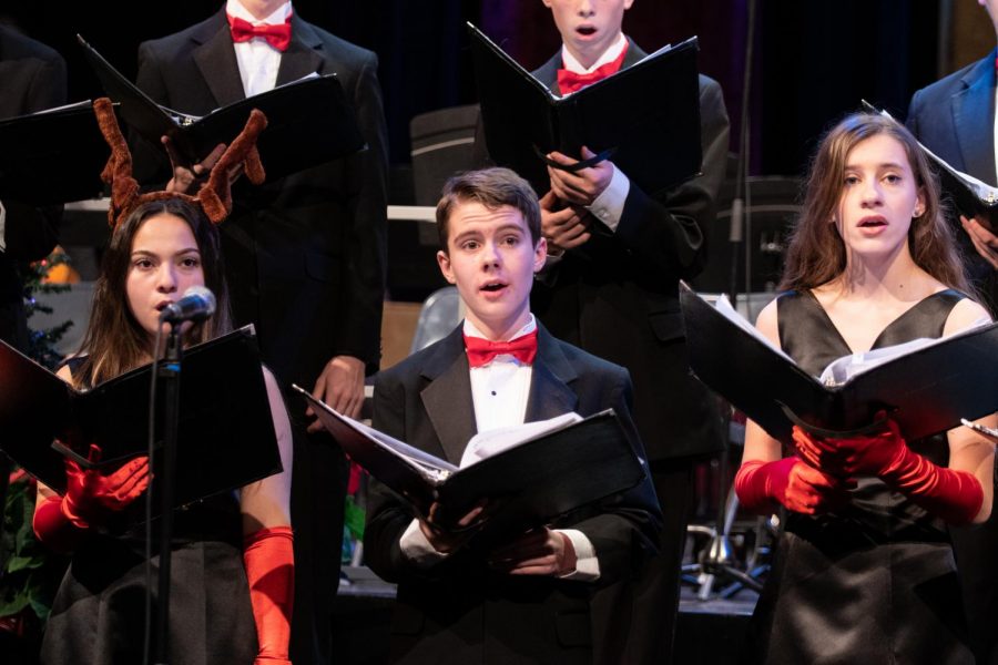 Choir performs Christmas favorites at their recent concert. The many performing groups of Loyola will put on a concert full of Christmas cheer for the faculty, staff, and students on Friday, December 13. 