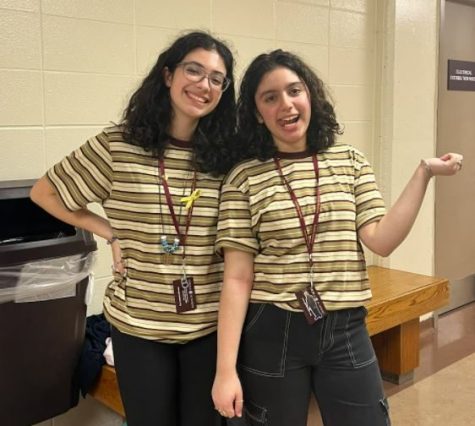 Seniors put on their best twin outfits for Wednesday of Spirit Week. 